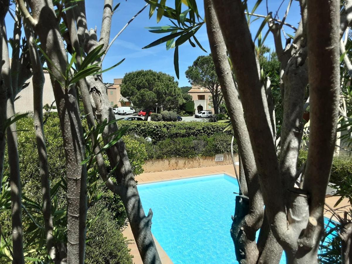 TI SABLE Agréable studio cabine climatisé, Jolie Vue Mer, Piscine à Cavalaire sur Mer Exterior foto