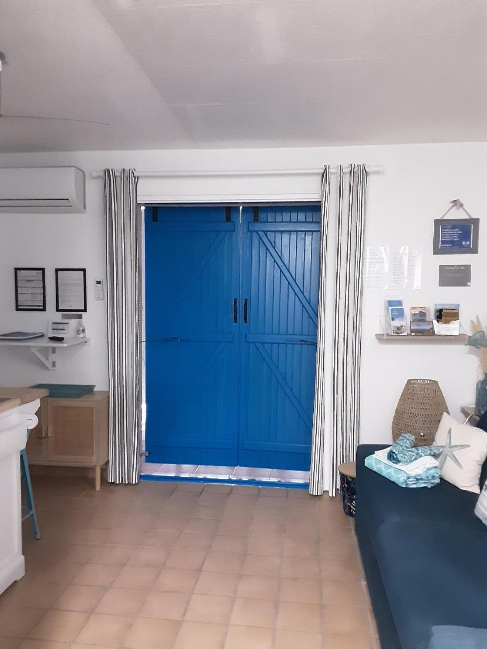 TI SABLE Agréable studio cabine climatisé, Jolie Vue Mer, Piscine à Cavalaire sur Mer Exterior foto